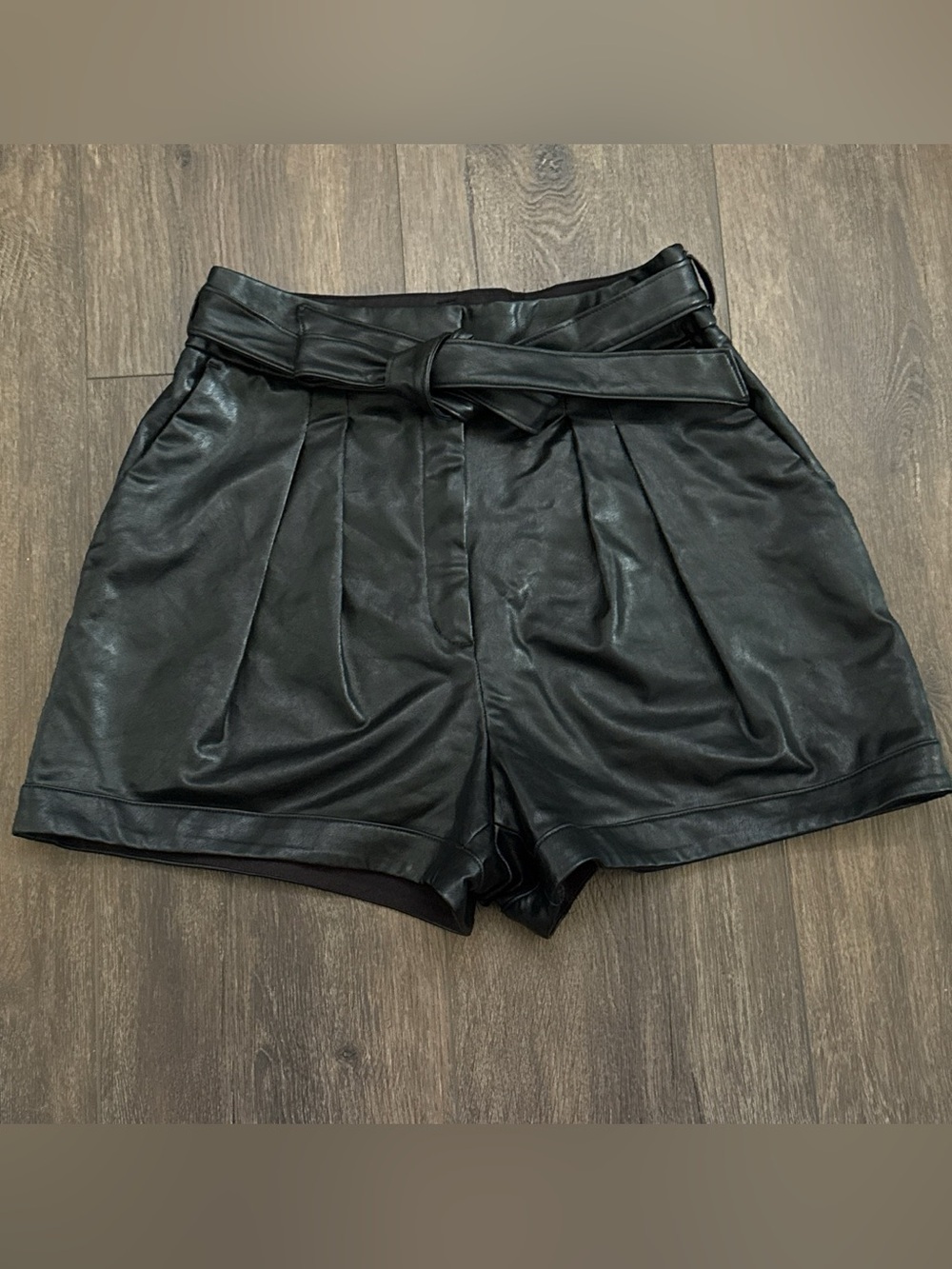 EXPRESS Black Faux Leather Paperbag Shorts Belted High Rise Size 10